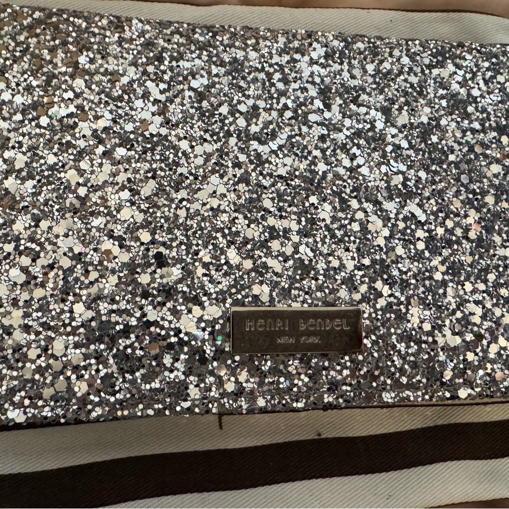 Henri Bendel Silver Glitter Clutch Phone Case - Picture 4 of 5